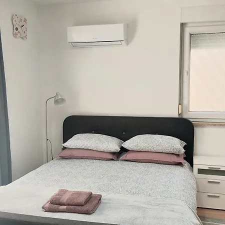Apartment Studio 7even Ground Floor
