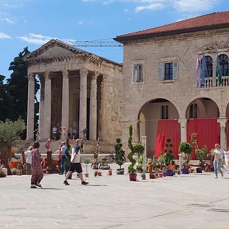 7even Ground Floor Pula