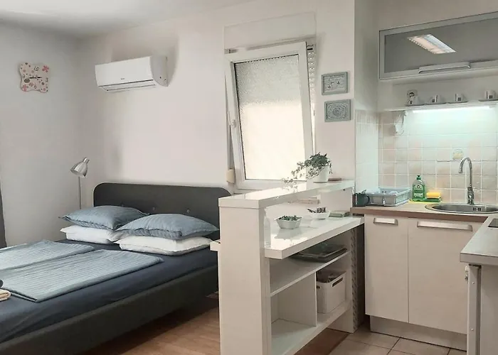 7even Ground Floor * Pula